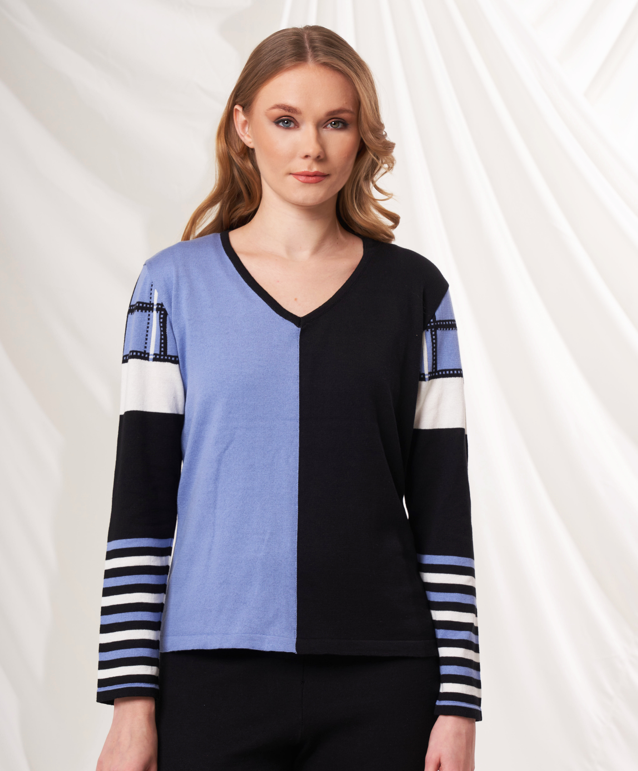 ANGEL MOTIF OVERSIZED SWEATER main image 1