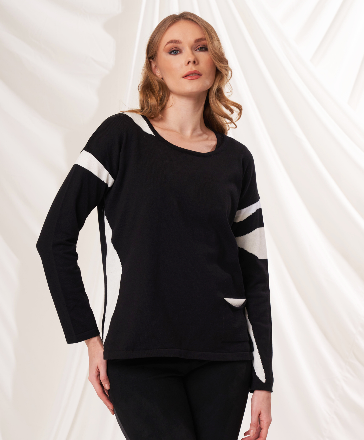 Color Block Scoop Neck