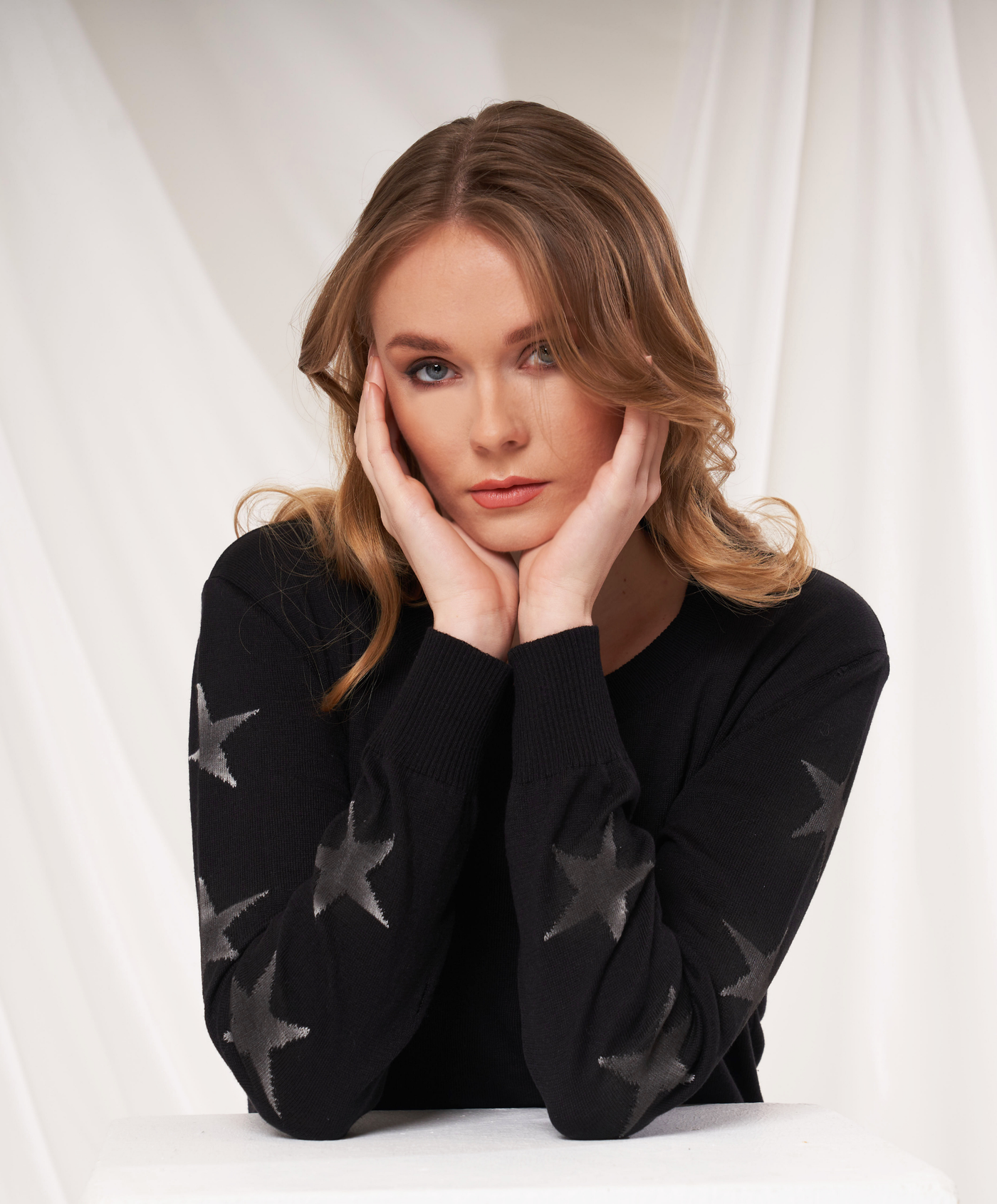 Star Sleeve Scoop Neck